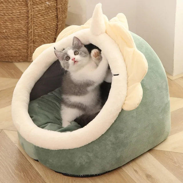 Sweet Warm Cat Basket Bed